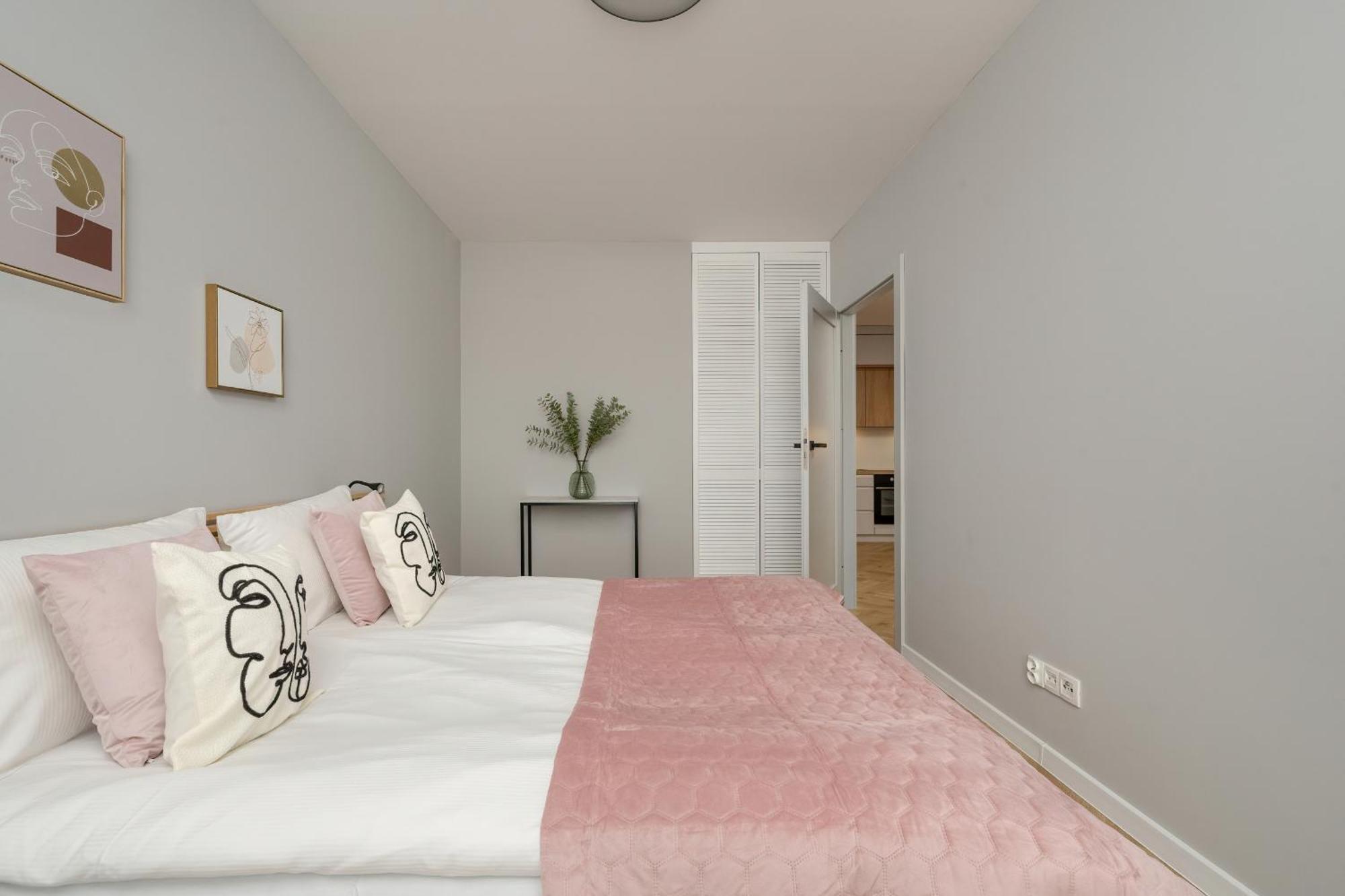 Michalczyka Stylish Apartment With Parking In The City Center Of Wroclaw By Noclegi Renters Eksteriør bilde